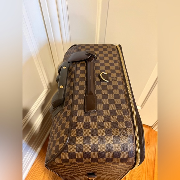 Louis Vuitton suitcase about 26x18x10 inches - Picture 7 of 16